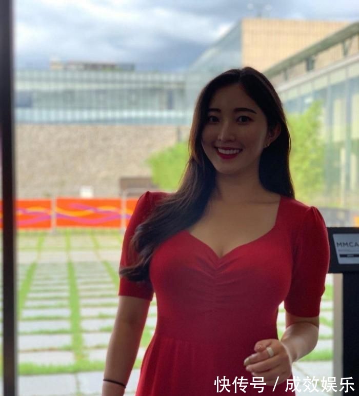 女生 讲真的,微胖型女生,这样子穿搭,更显“成熟”魅力