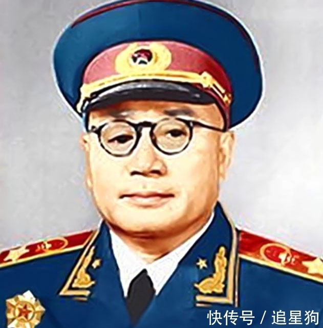 刘伯承元帅#“军神”刘伯承元帅书法果敢大气,行云流水,儒雅忠勇,字如其人