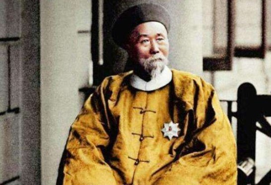 胡雪岩|李鸿章和胡雪岩无仇,他为何在与左宗棠斗争时,先要弄垮胡雪岩?