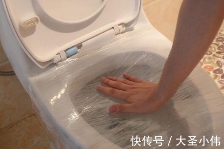 马桶堵住了该怎么疏通最简单方法?这五个马桶堵住疏通妙招