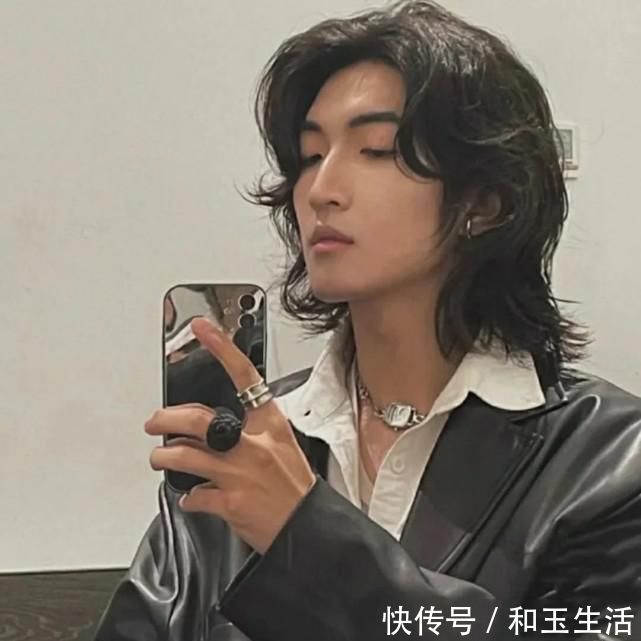 洋气|男生长头发有哪些好看的发型,这几款都不错,更加清爽帅气