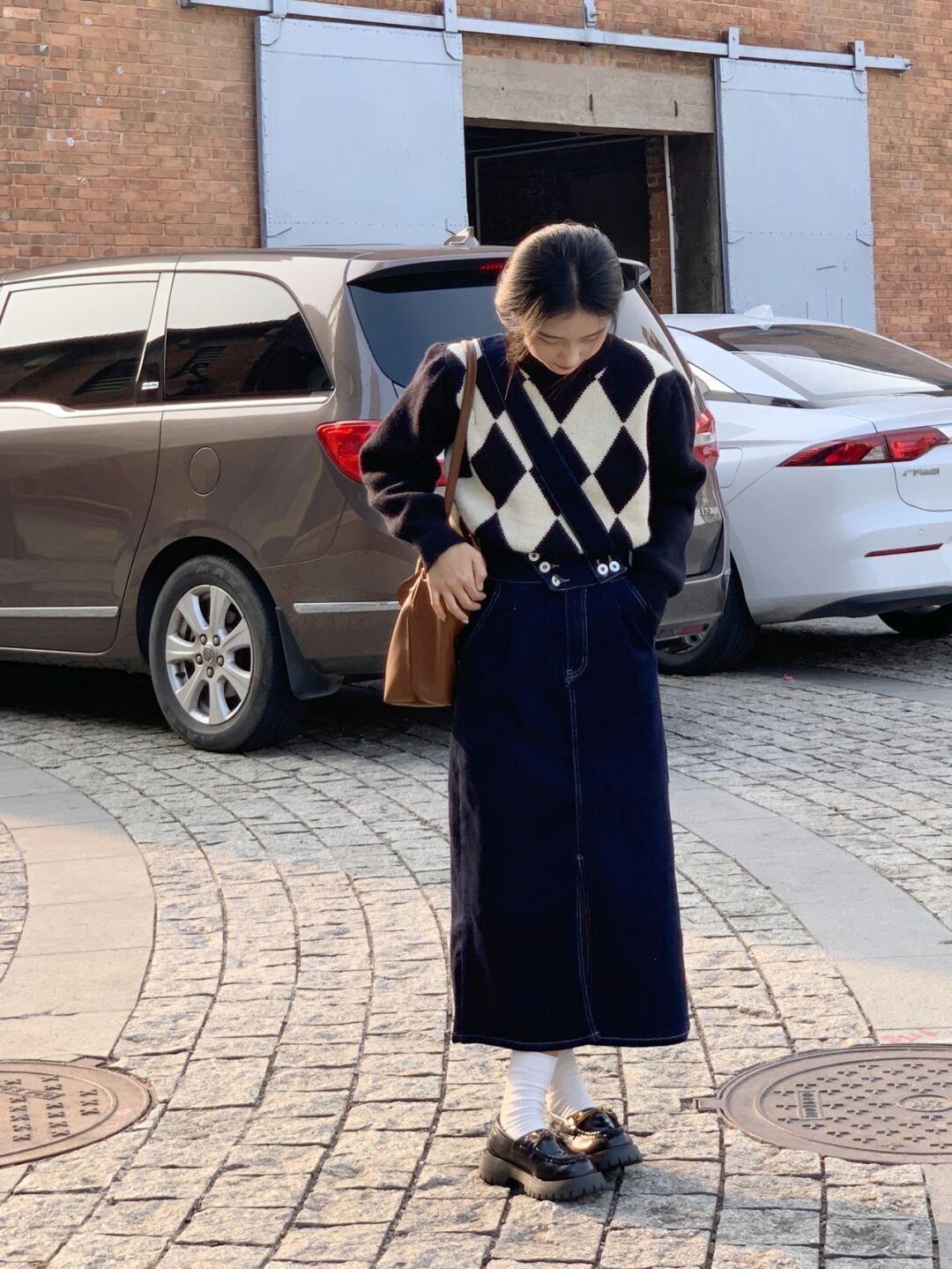 搭配|秋冬毛衣别乱选!穿这两件就够了,可盐可甜!