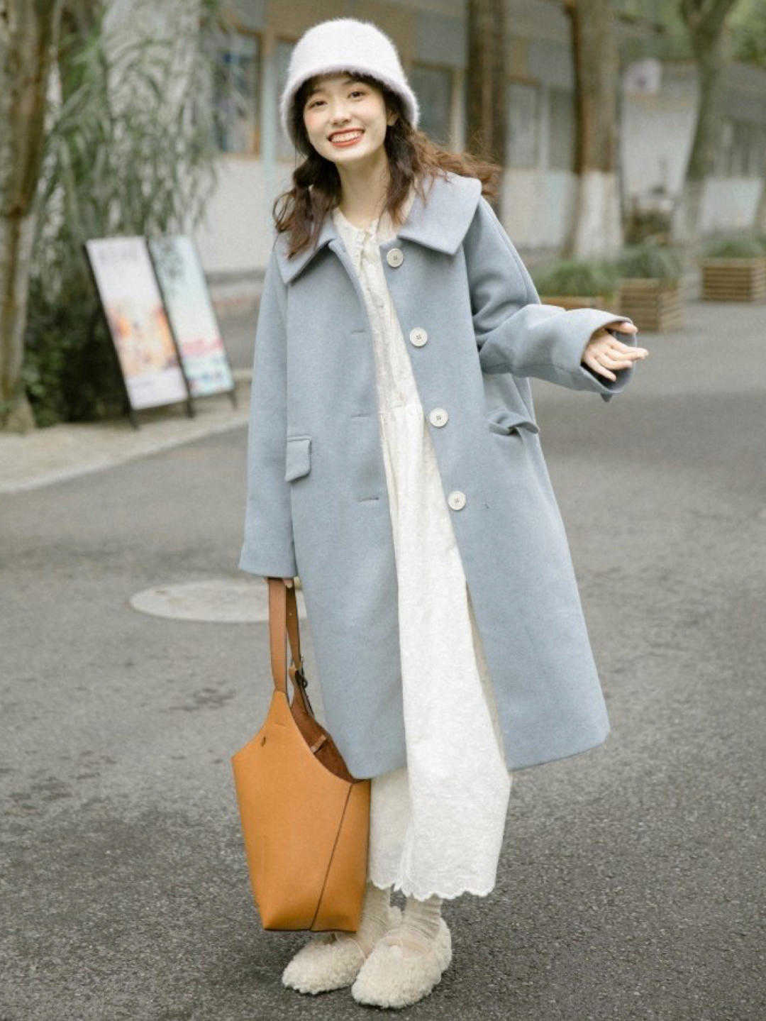 日系|年不止流行黑白灰,还有雾霾的大衣,绝对依旧火热,而且显白又高级