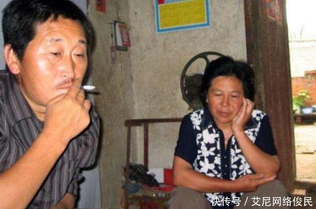 那位高考故意考零分，写下100万字小说的女孩，如今现状如何？