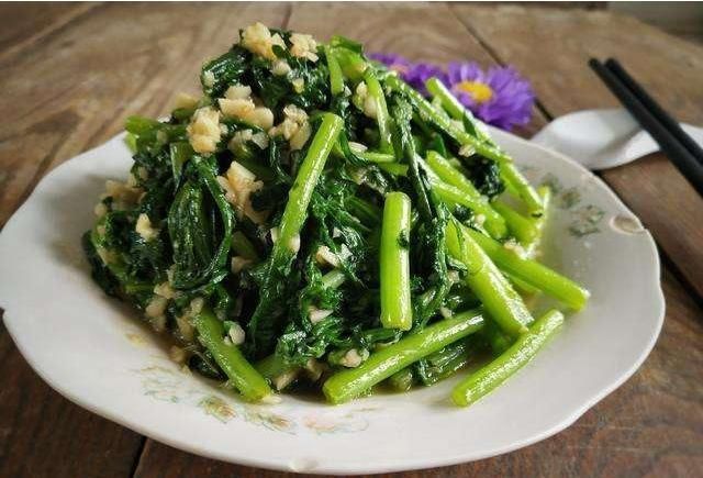 残叶|失眠最怕的一盘菜，每天吃上一回，可让你睡觉睡到自然醒