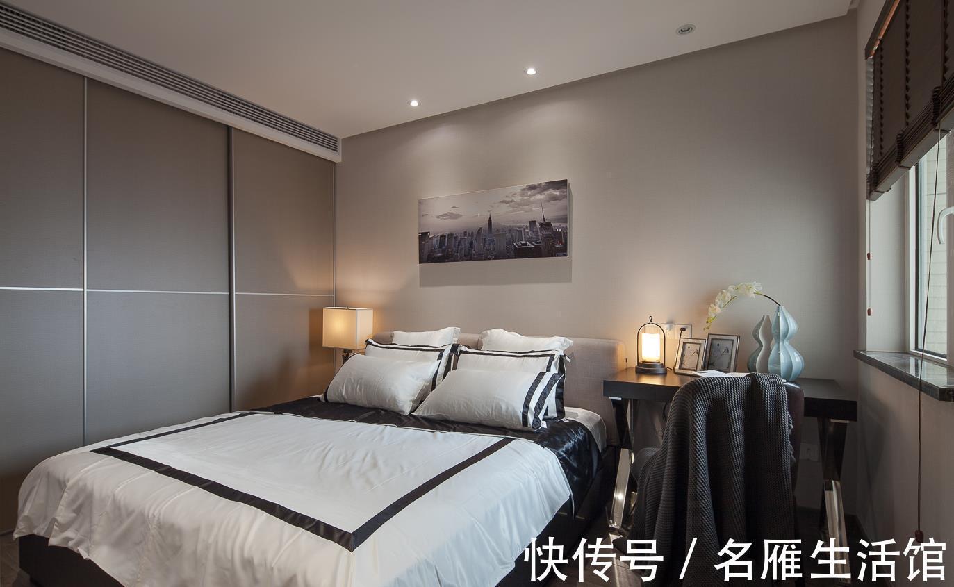 精致|女孩无法抗拒的梳妆台，这样摆放，精致不占地，小户型也能拥有