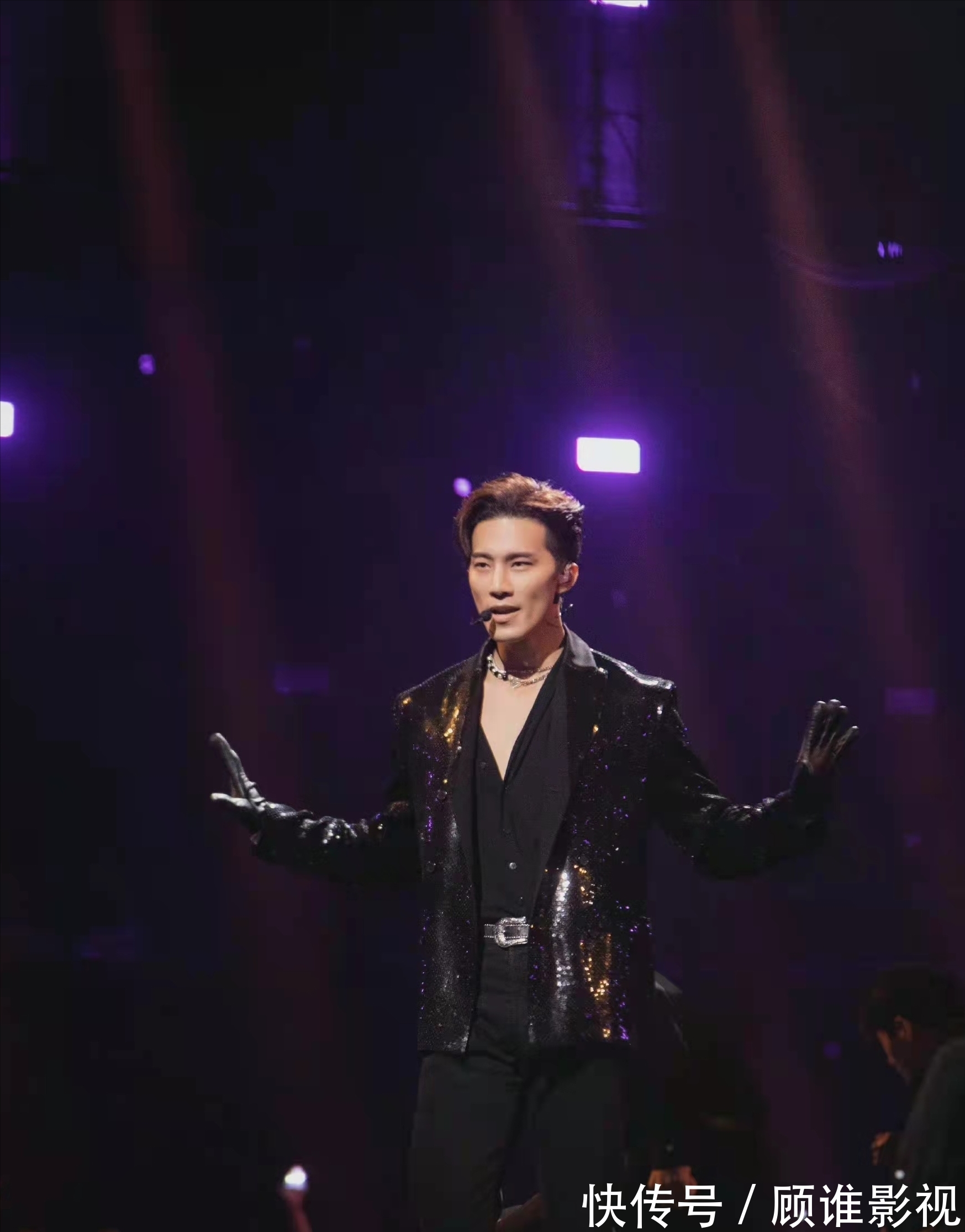 《追光吧》开播,首播收视率不佳,引发2处争议,1处亮点