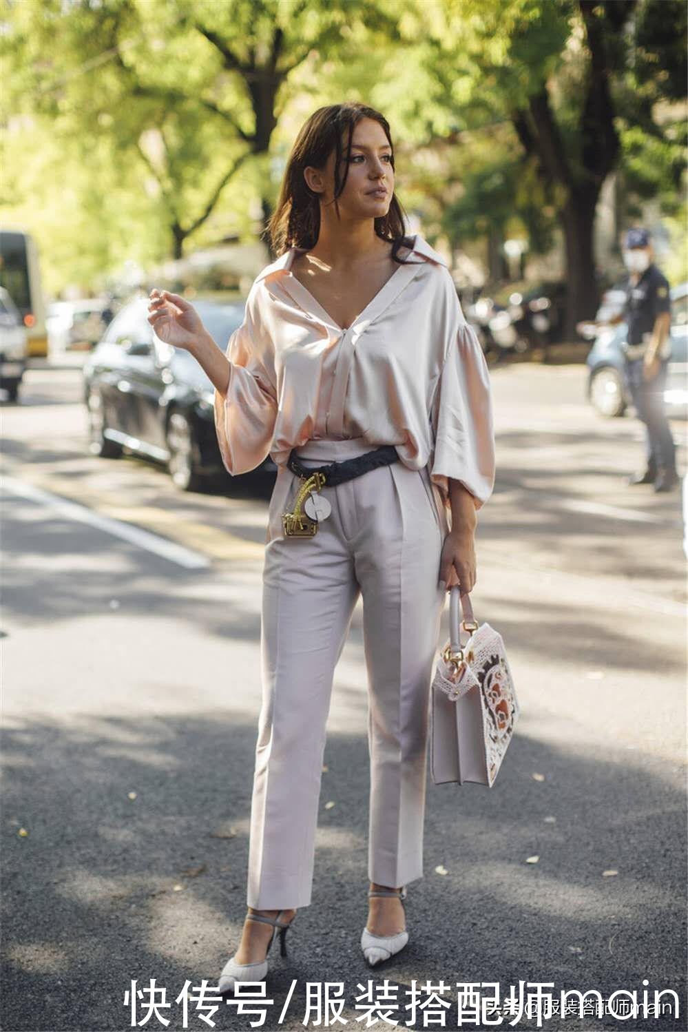 学会丝质衬衫的4种穿搭小心机，你也能优雅得毫不费力