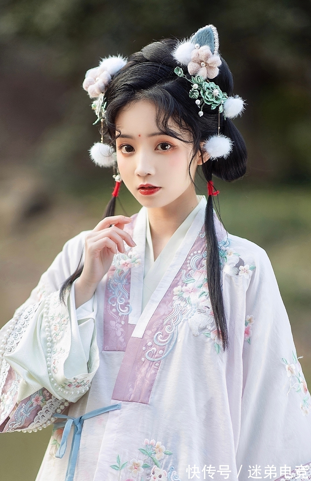 李贺@李贺很豪放的一首诗,被禁止科举仍然自信开朗,中间7字气势纵横