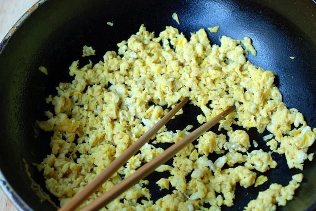 都说我家的饺子素馅儿比肉馅香,没别的,我调素馅只放3种调料