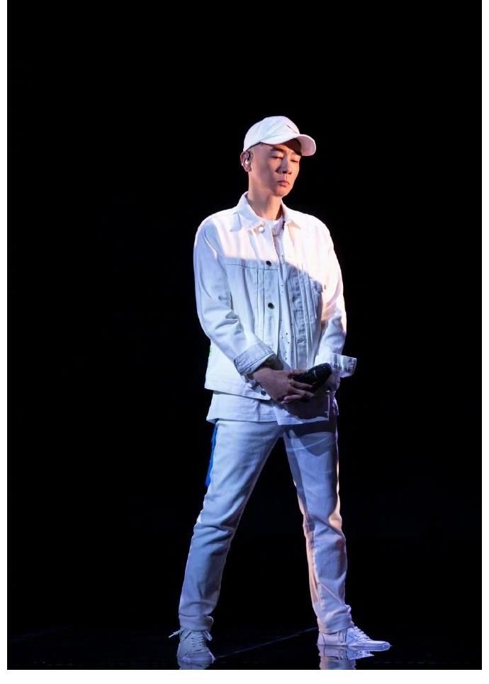 袁咏仪|应采儿分享陈小春张智霖泳装照