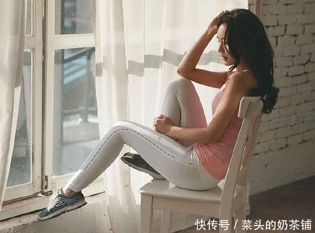 小蛮腰|美女街拍绰约多姿的紧身打底裤小姐姐,斩男新穿搭潮流
