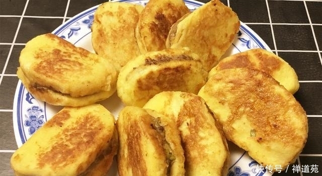 剩馒头新吃法,老人小孩都爱,老阿姨教你方法2分钟学会