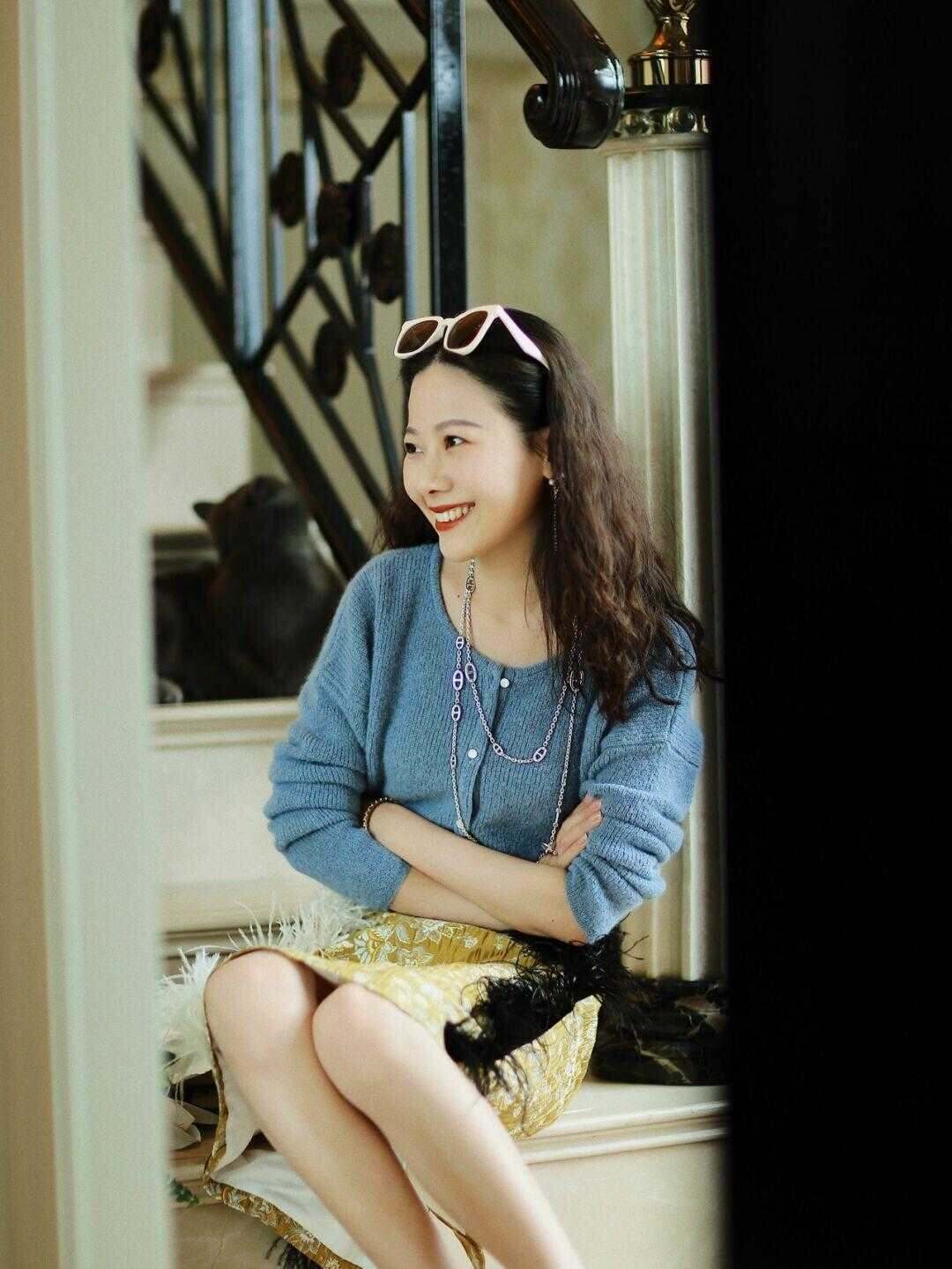 紧身 别再选常规款小香风了!今年流行羽绒内胆、摇粒绒的,谁穿谁美