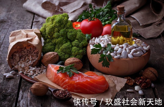 食物|高血压的“降压器”已出现,做好“3吃3不吃”,血压一天比一天稳