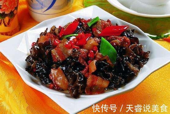 别和体重斤斤计较了,毕竟身体最重要,吃得开心吃的健康