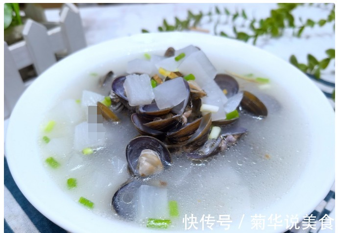 “秋天一碗汤，不用医生帮”，这汤清淡爽口去秋燥，秋天常喝它