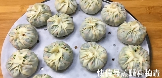 和面|包子最新做法，不发面，不和面，做出的包子晶莹剔透，太馋人了