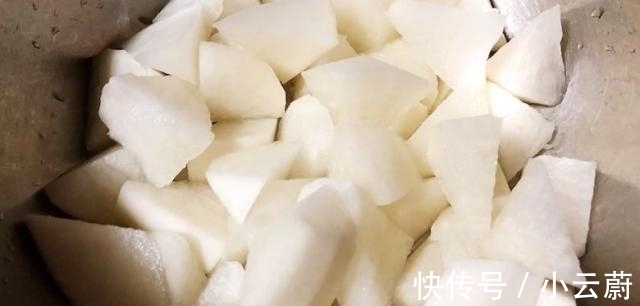 白萝卜|8毛钱1斤,每次我都是买10斤,每天吃几个,一个冬天不咳嗽!
