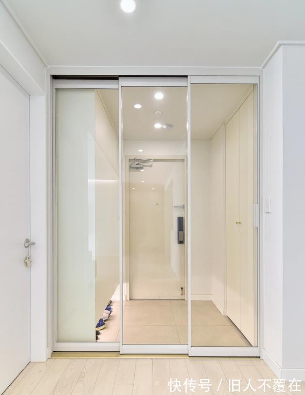 客厅|看完他家130㎡明白了,档次在舒适面前一文不值,越极简越受欢迎