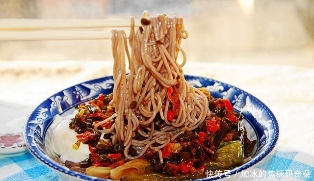 晚餐|晚餐就爱这碗荞麦面,口感劲道,热量低,吃多少也不担心长胖