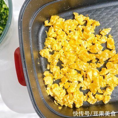 皮薄馅大|免揉面版韭菜盒子??皮薄馅大太好吃啦