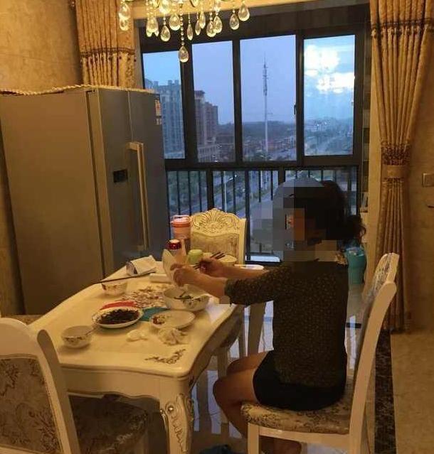 齐家青青|晒出120㎡新房,打破常规,用料大胆,一进门就感觉很高级!