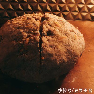 苏打面包|「又快又丑又好吃」黑胡椒车达芝士爱尔兰苏打面包