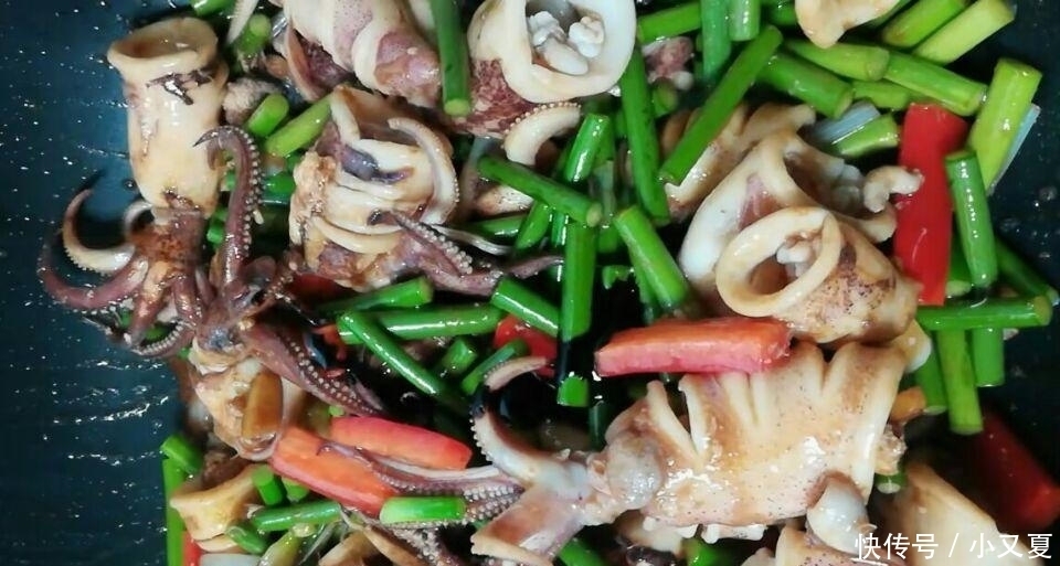 冬天最馋蒜臺,我隔3差5做一次,搭配此物鲜美开胃,杀菌防感冒