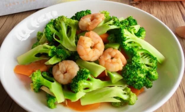 西蘭花雖好，2種人最好少吃，會損害身體健康！