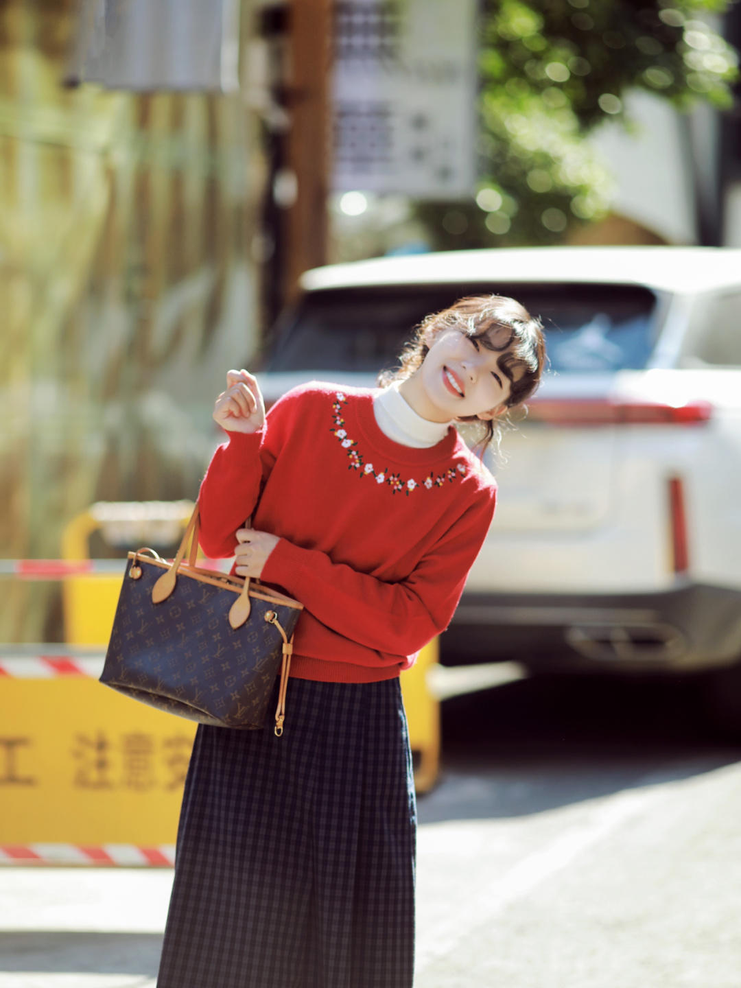 个子|小个子女孩快冲!今冬穿一条格纹裙就够了,养眼减龄还耐看