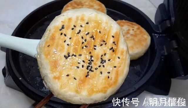 好吃|红豆饼这样做太好吃了，锅里烙一烙，我家一周吃五次，真的太香了