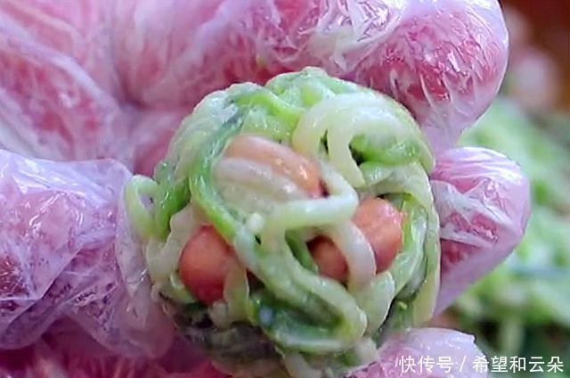 萝卜丸子别油炸了，这样做晶莹剔透，不油不腻，营养又健康