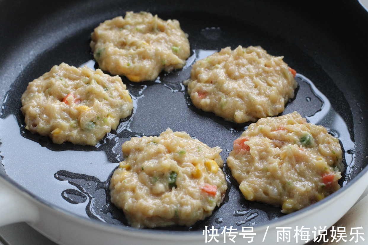 好吃还不长肉的早餐饼，我家隔天做一次，十分钟出锅，上桌就秒光