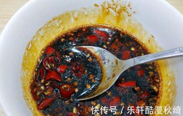 搅拌均匀|凉拌木耳如何做到香脆可口四川厨师长教你1招，好吃不过瘾
