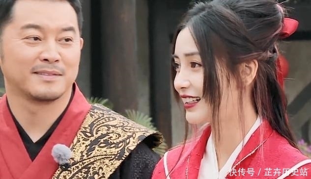 抱景甜|张彬彬公主抱baby,手放的位置很讲究,跟抱景甜时不一样