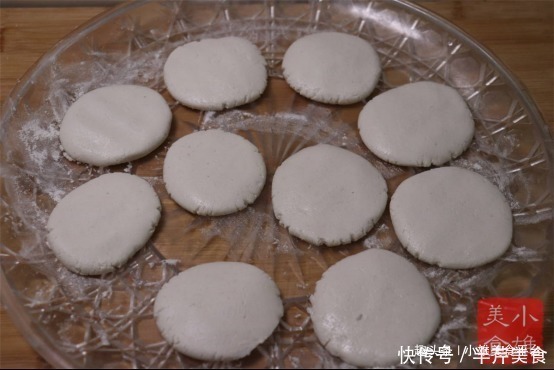 糯米粉教你新做法，出锅比大鱼大肉都香，孩子吃一次就念念不忘