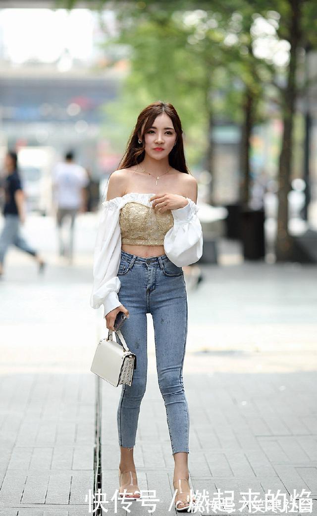 大长腿 气质女生的穿搭,时尚“抹胸”混搭泡泡袖,简单又大方!