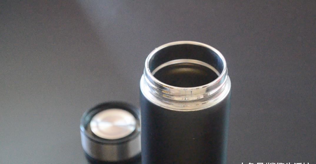 保温杯|保温杯太深不好清洗, 教你一招, 不用洗涤剂, 细菌污垢洗得干干净净