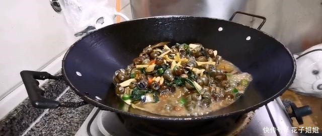 炒菜田螺要掌握这个诀窍,肉质鲜嫩,没有腥味,太好吃了