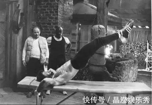 琳达|功夫巨星李小龙的珍贵老照片,事业巅峰期死去,真是天妒英才