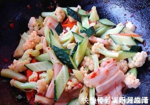 花菜|“它”是碱性食物,女人常吃增强体质,少掉发,抹平赘肉小肚子