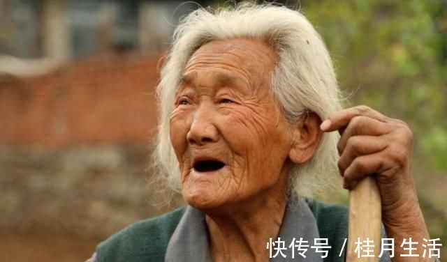 黄景仁#清才子临别写给老母亲的诗,短短4句极尽深情,太经典感动无数人