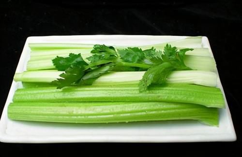 皮膚|女性想要皮膚好，要堅(jiān)持吃3種食物，淡化皺紋，滋潤(rùn)身體