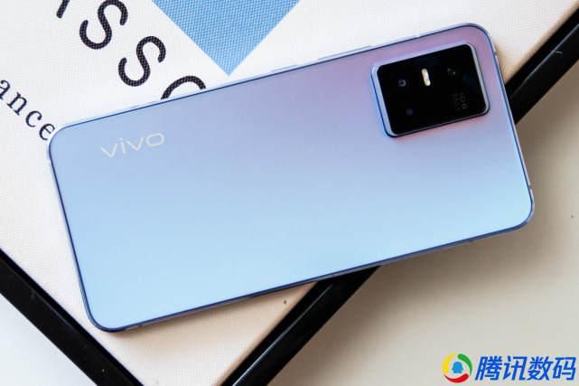 克莱因蓝|vivo S10 Pro评测：光致变色机身让手机配色又有新玩法