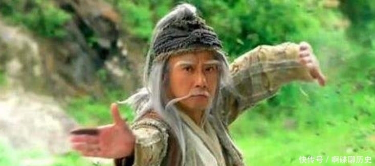 武功|晚年洪七公为何打不过周伯通?十八掌越老越弱?周伯通为何越老越强