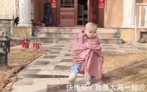 视察|“小贵妇宝宝”视察工作火了,听到笑声后“奶凶奶凶”的表情绝了