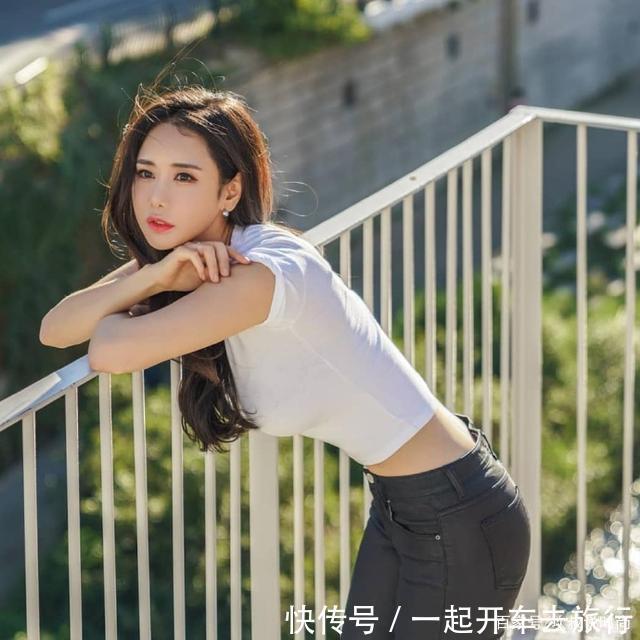 选择|都市时尚女性,穿搭虽然偏向简单,但魅力却一点不少!