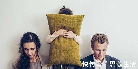 父母|如果不想让孩子毁在家长手中，记得，千万别当着孩子的面做这些