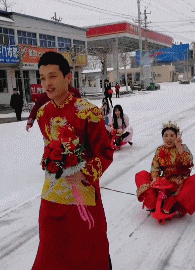 |搞笑GIF:你永远猜不到 美女的那些照片是怎么拍出来的